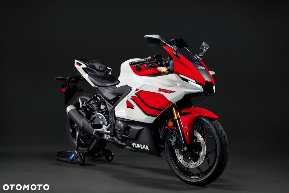 Yamaha R3 - 1