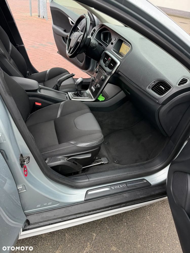 Volvo V40 Cross Country - 15