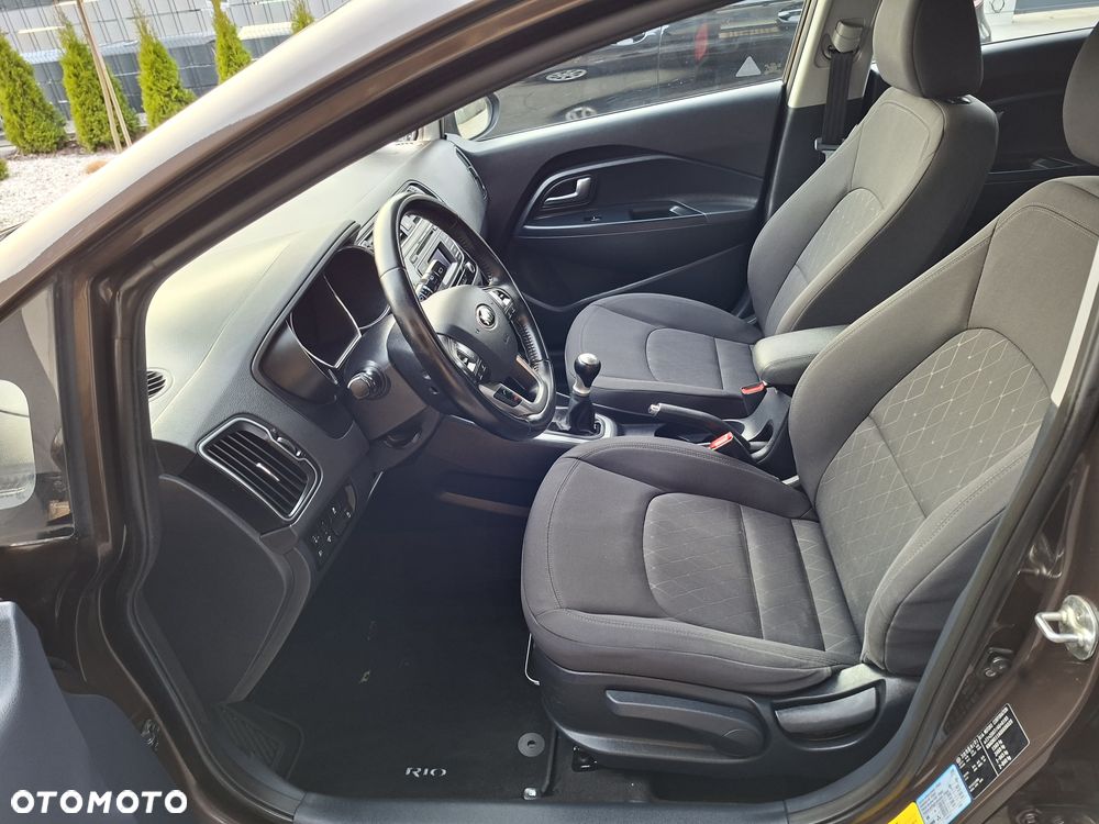 Kia Rio - 11