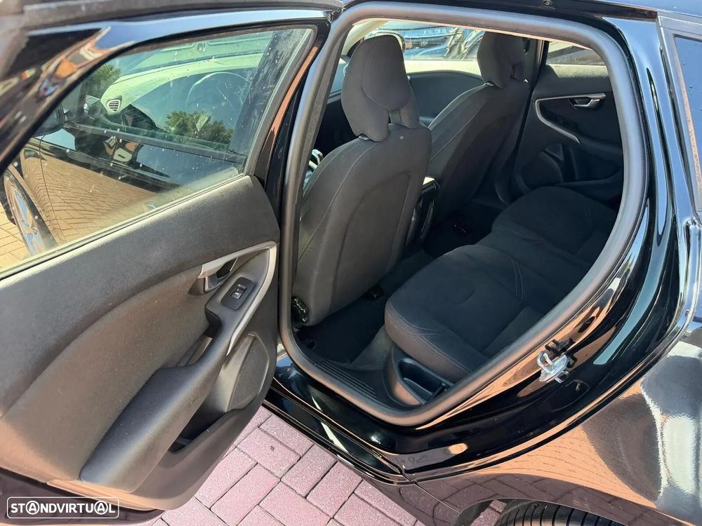 Volvo V40 2.0 D2 Momentum - 11