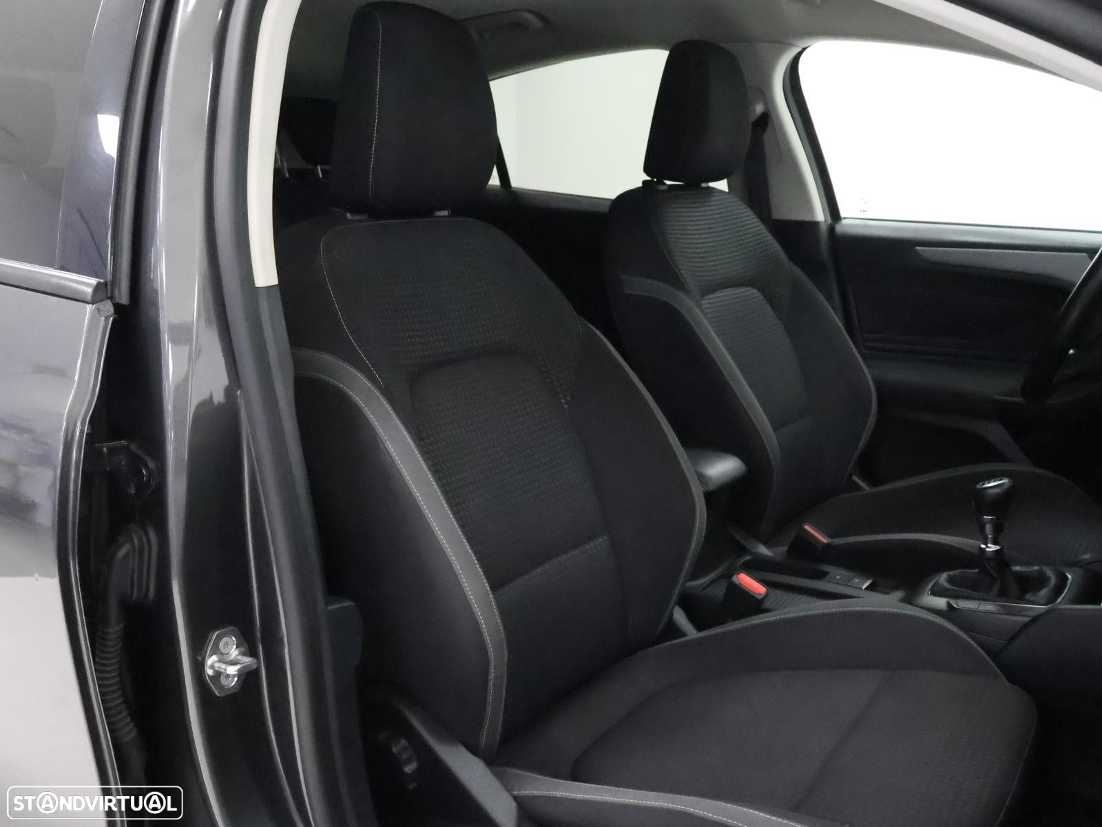 Ford Focus 1.0 EcoBoost MHEV Connected - 28