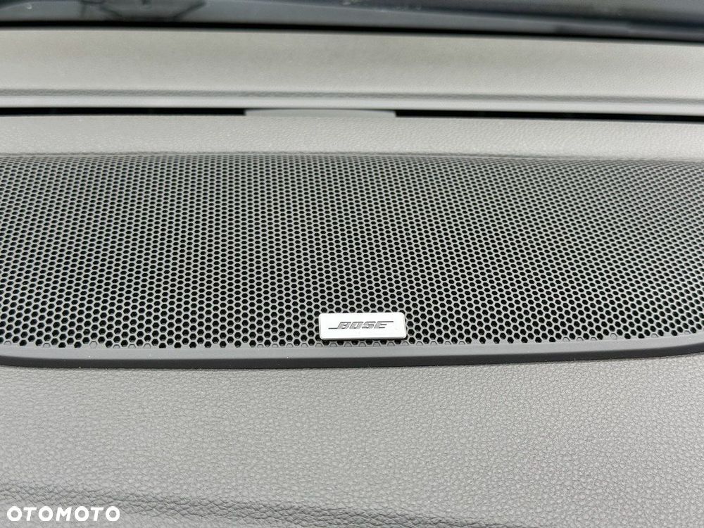 Renault Megane ENERGY TCe 205 EDC GT - 34