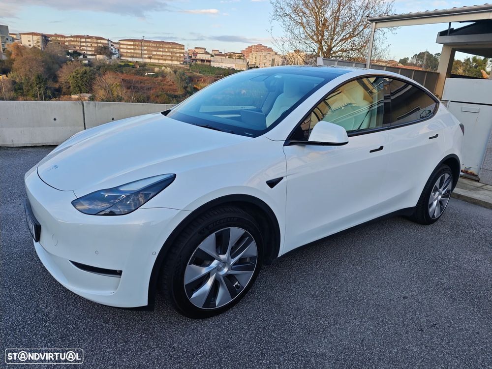 Tesla Model Y Long Range Dual Motor AWD - 2