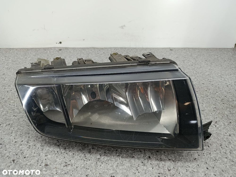 LAMPA PRZÓD PRAWA SKODA FABIA I FL 246366 HELLA - 1