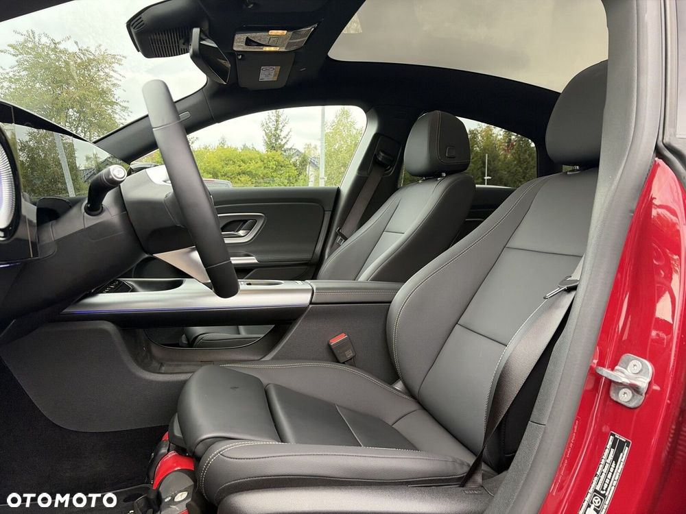 Mercedes-Benz CLA 200 mHEV 8G-DCT - 14