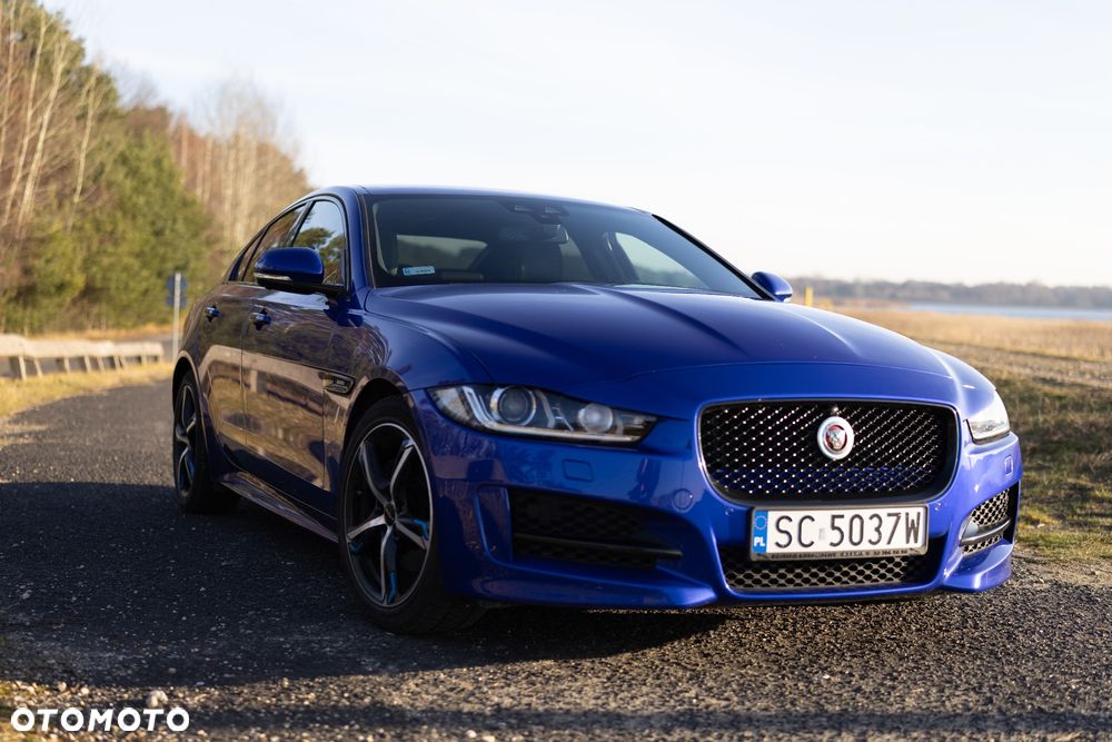 Jaguar XE 2.0 D R-Sport - 6