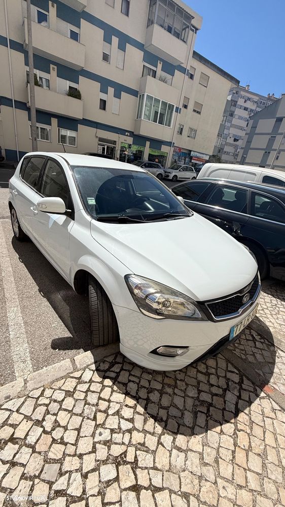 Kia Ceed 1.6 CRDi TX ISG - 4