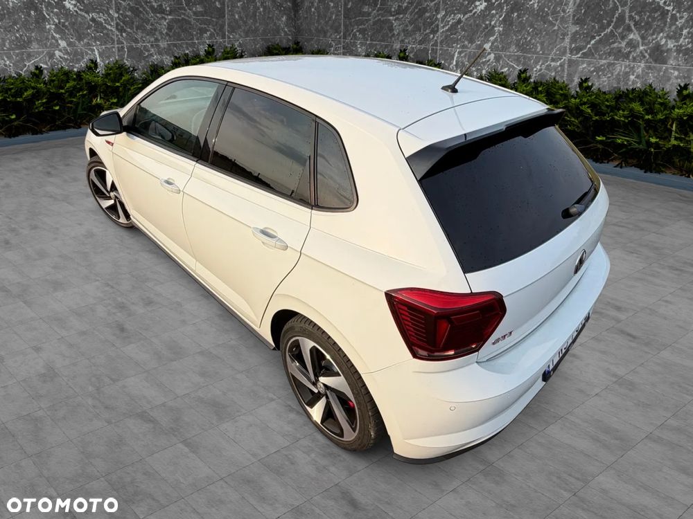 Volkswagen Polo 2.0 TSI DSG GTI - 15