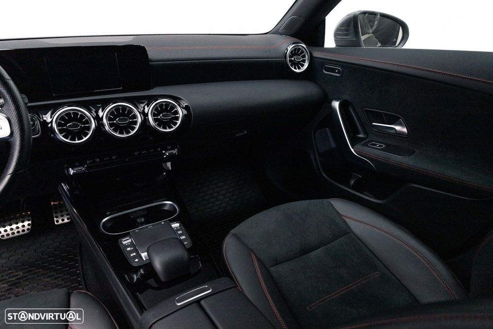 Mercedes-Benz CLA 250 e Shooting Brake AMG Line - 10