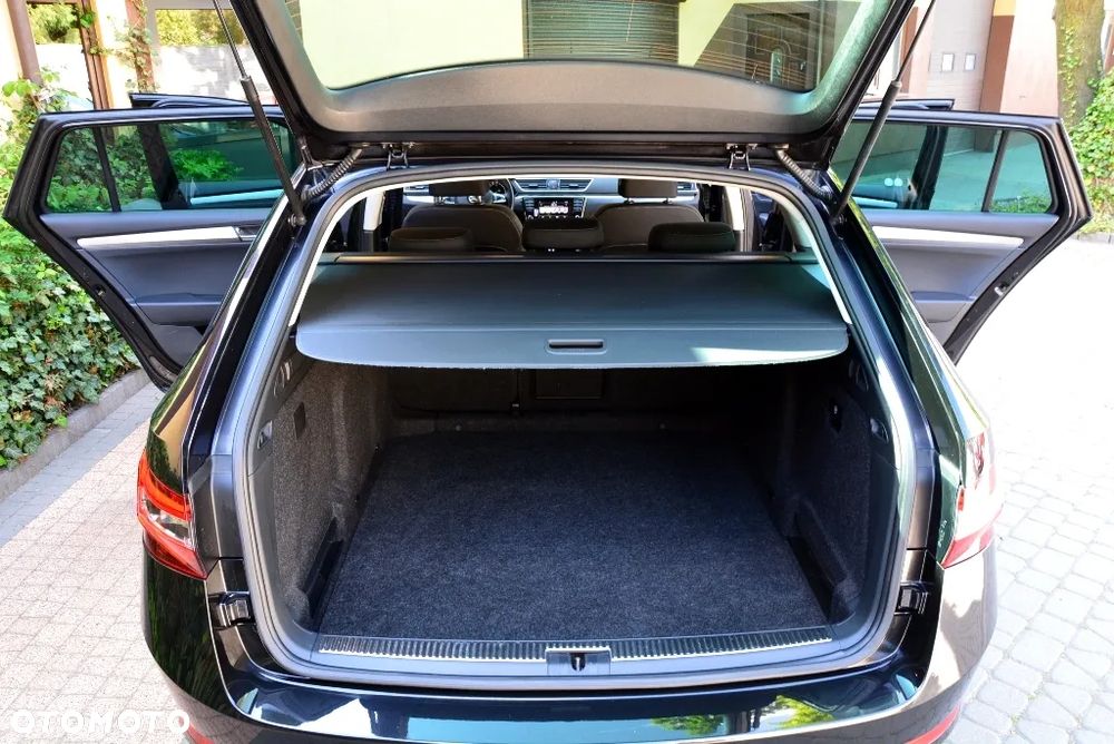 Skoda Superb 2.0 TDI DSG Style - 17