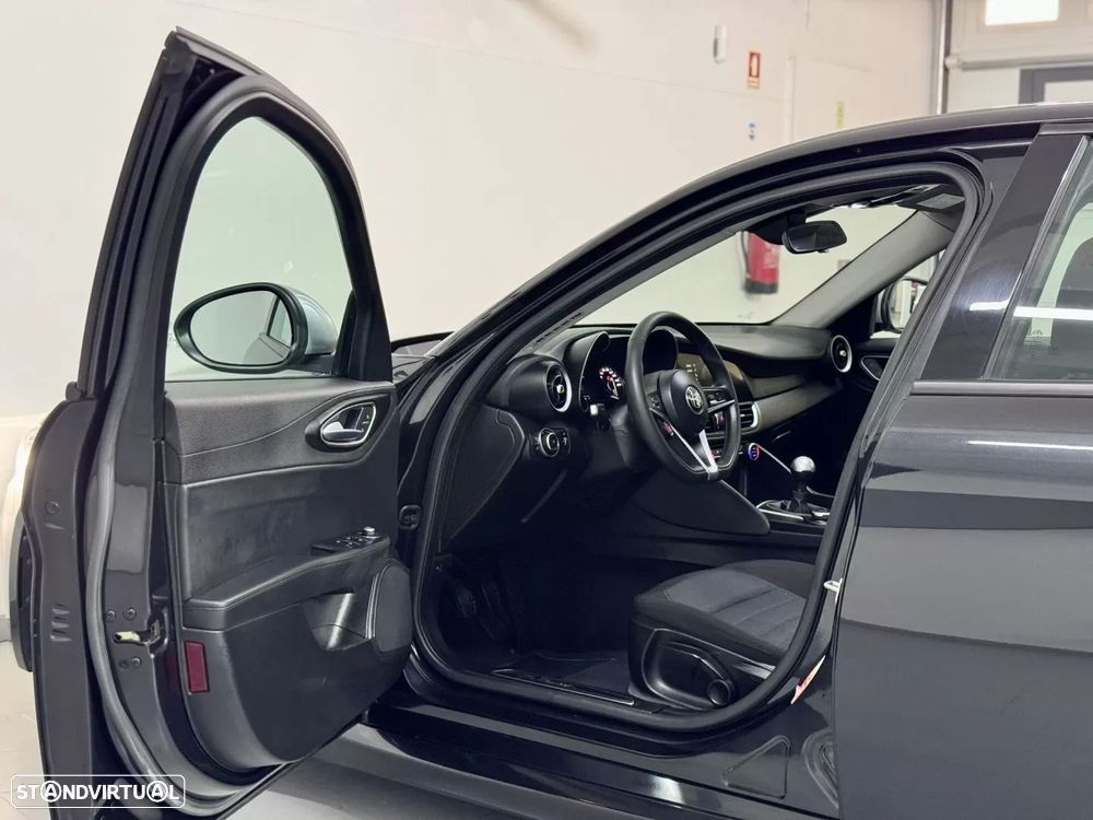 Alfa Romeo Giulia 2.2 D Super - 25