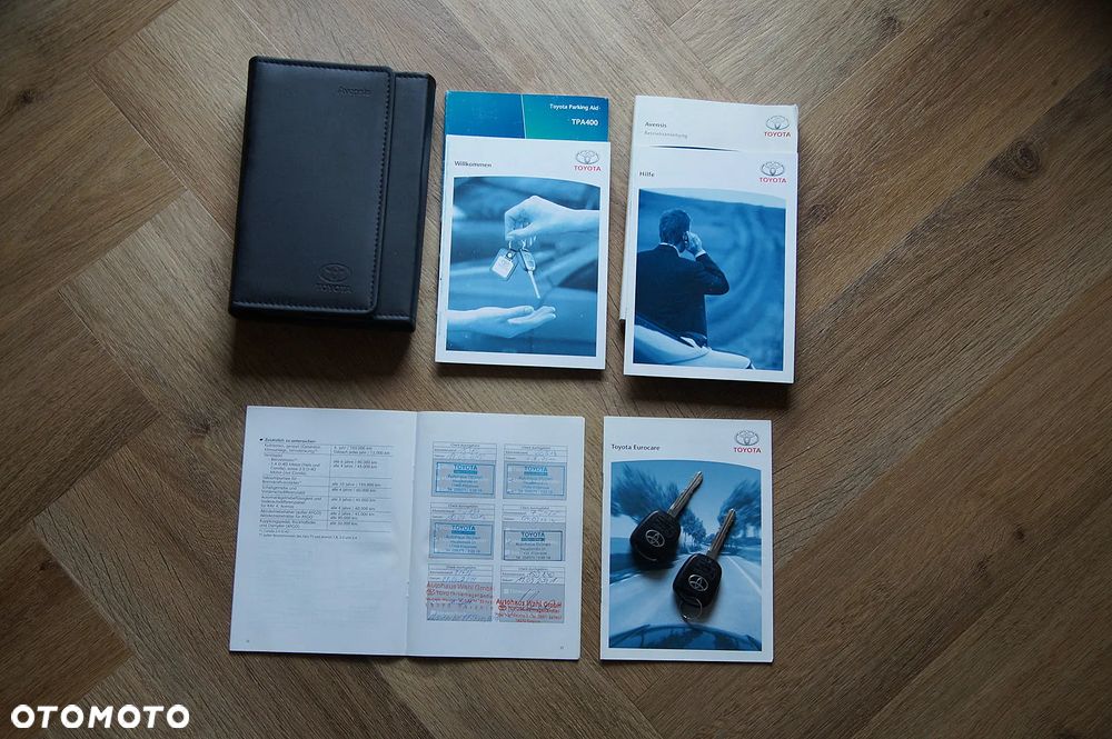 Toyota Avensis 1.8 VVT-i Sol Premium - 22