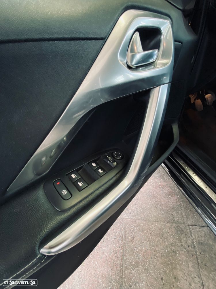 Peugeot 208 PureTech 110 Stop & Start Allure - 13