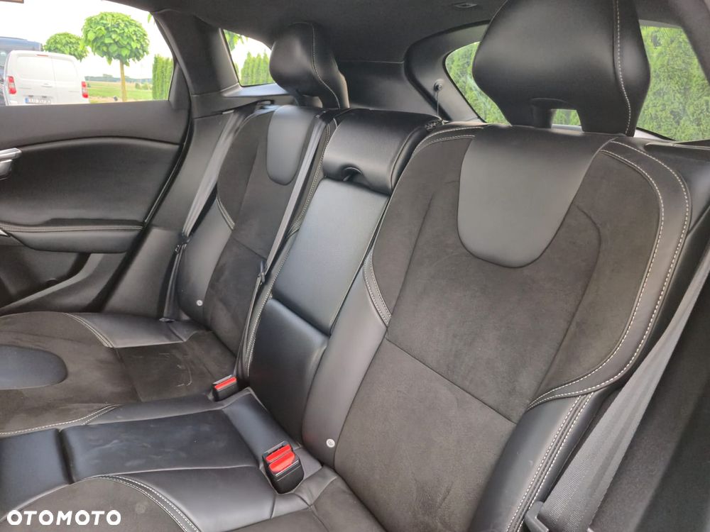 Volvo V40 D3 Drive-E R-Design Kinetic - 20