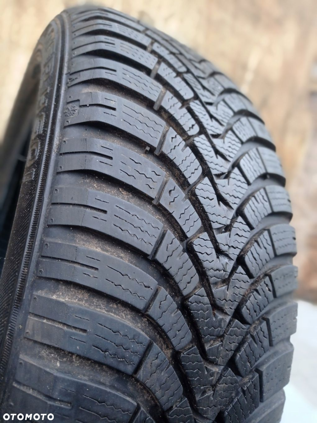 2X Opona Falken EuroWinter HS01 185/60R15 88T - 2