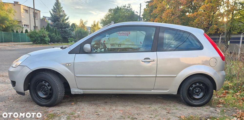 Ford Fiesta 2004 photo 4