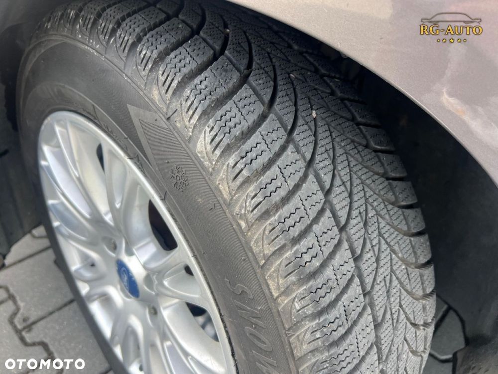 Ford Grand C-MAX - 23