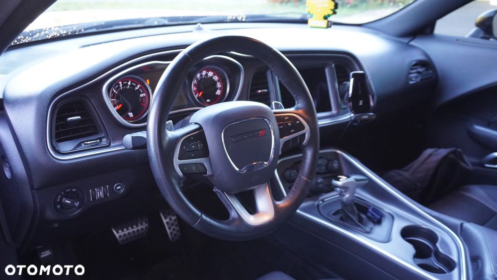 Dodge Challenger - 18