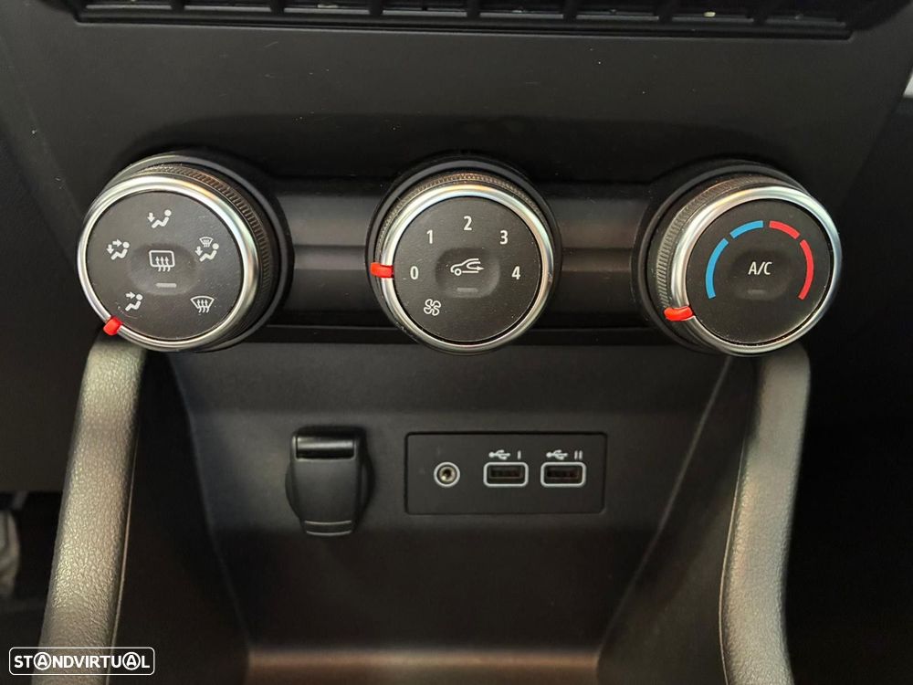 Renault Clio 1.0 TCe Evolution Bi-Fuel - 29