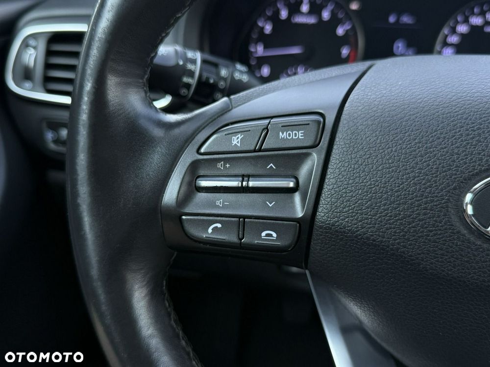 Hyundai i30 1.5 DPI Classic + - 18