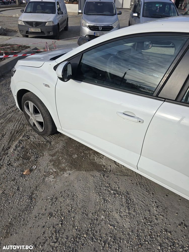 Dacia Logan TCe 90 MT5 Essential - 5