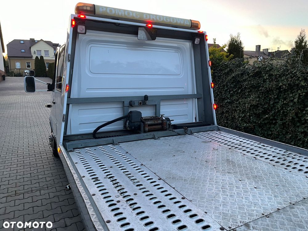 Mercedes-Benz Sprinter - 9