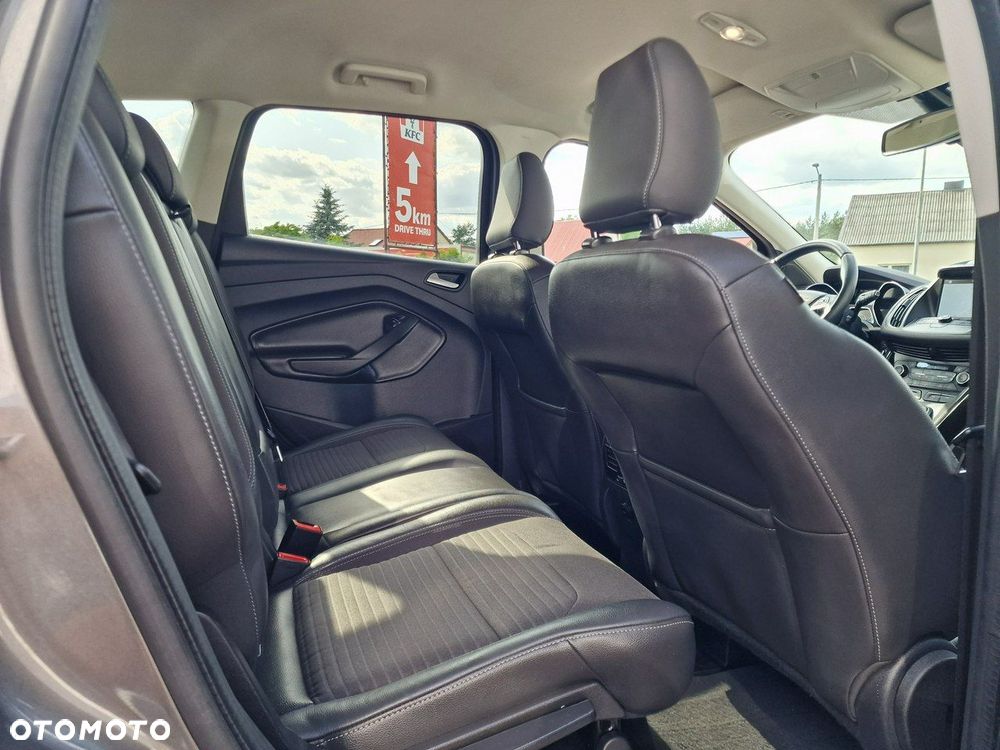 Ford Kuga 1.5 EcoBoost 2x4 Titanium - 23