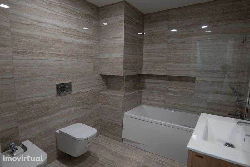 Novo Projeto na Ramada, Moradia T3+2 com 375m2 - Grande imagem: 4/12