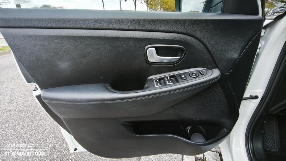 Kia Carens 1.7 CRDi ISG TX Aut. - 22