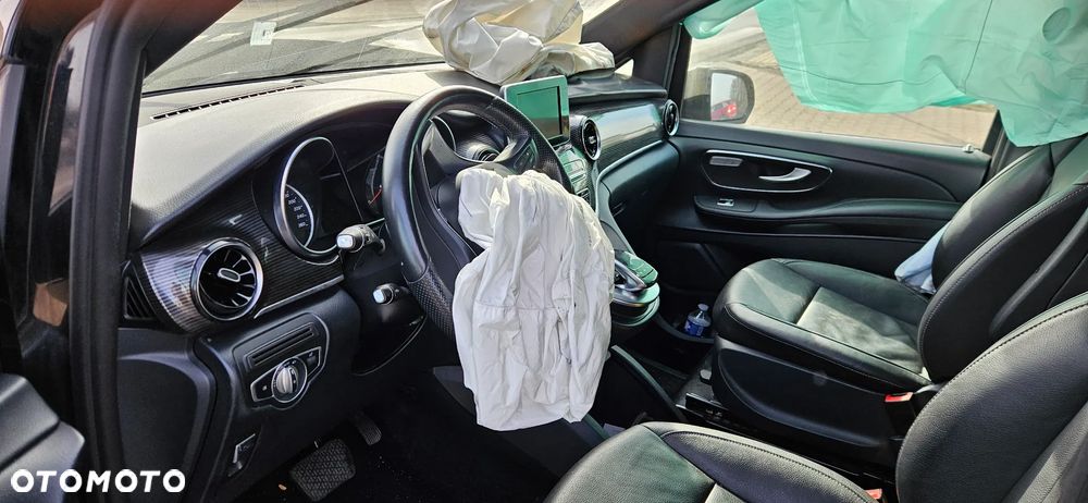 Mercedes-Benz Klasa V - 24