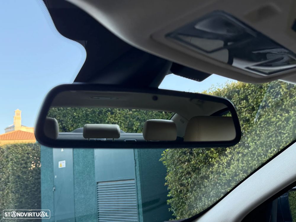 Jaguar XF 2.2 D Luxury 139g - 33