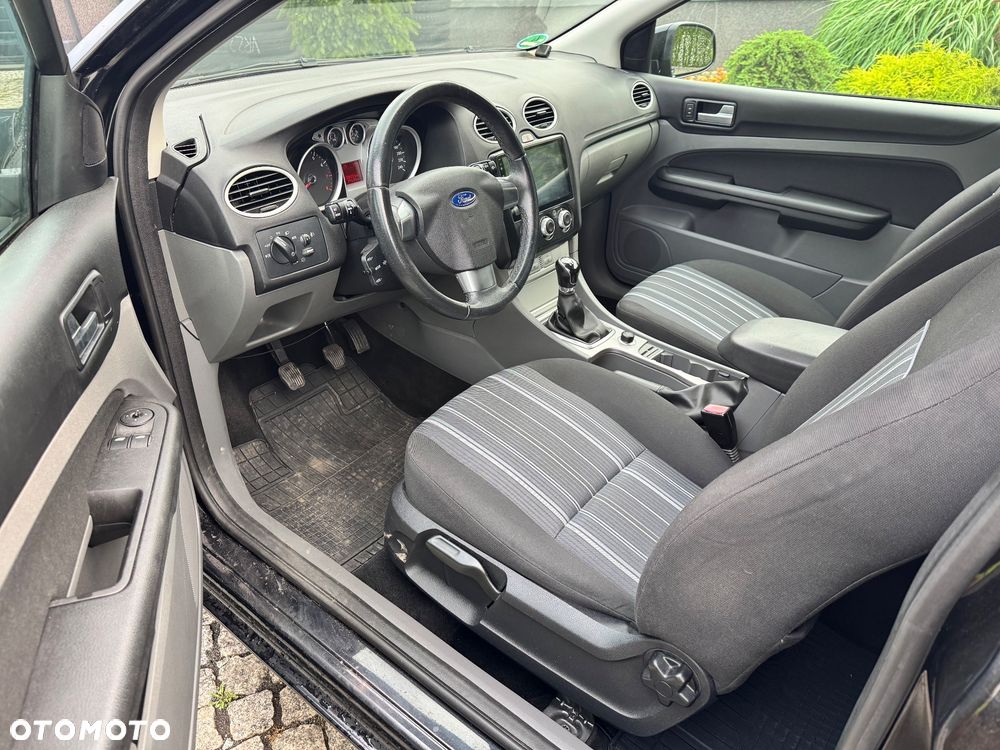 Ford Focus 1.6 16V Trend - 26