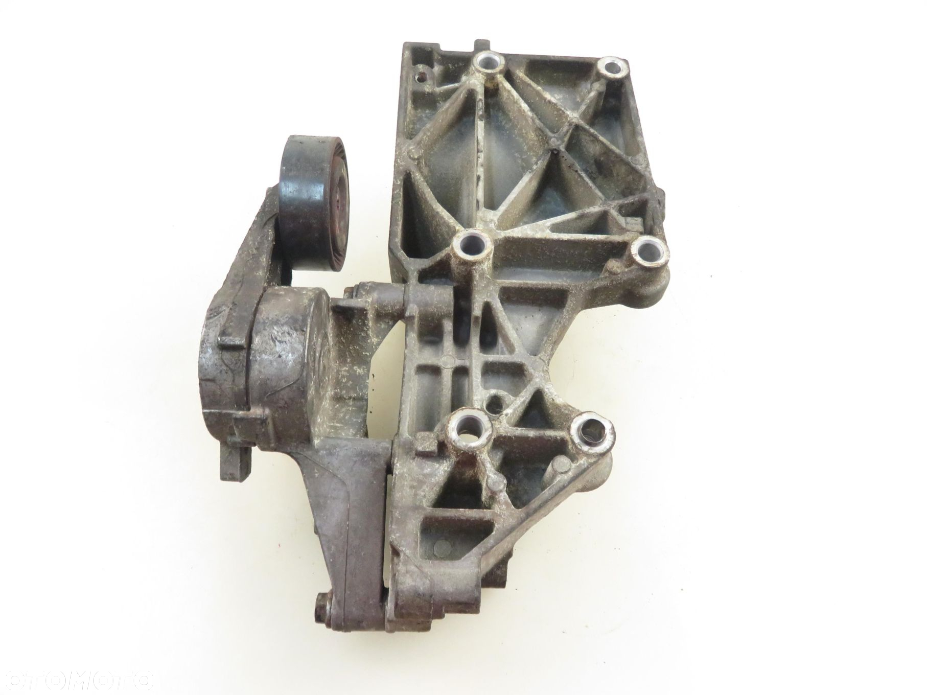 ŁAPA ALTERNATORA VW PASSAT B6  2.0 TDI - BMP 038903143AF 03G903315C - 2