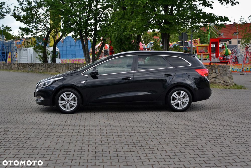 Kia Ceed 1.6 GDI Dream Team Edition - 3