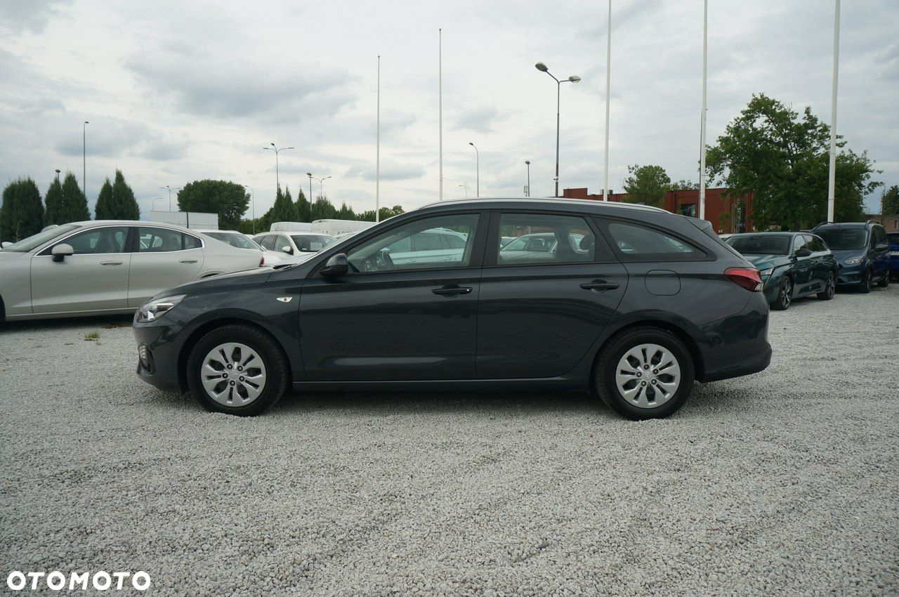 Hyundai i30 1.6 D Classic + DCT - 9
