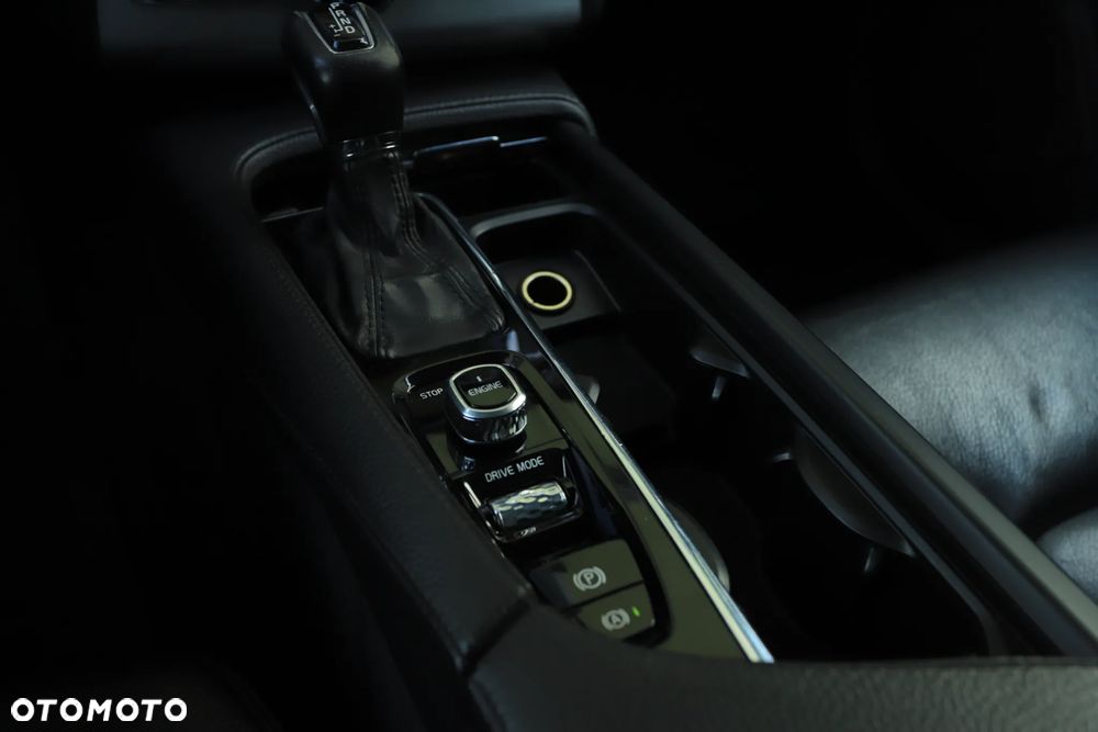 Volvo XC 90 - 11