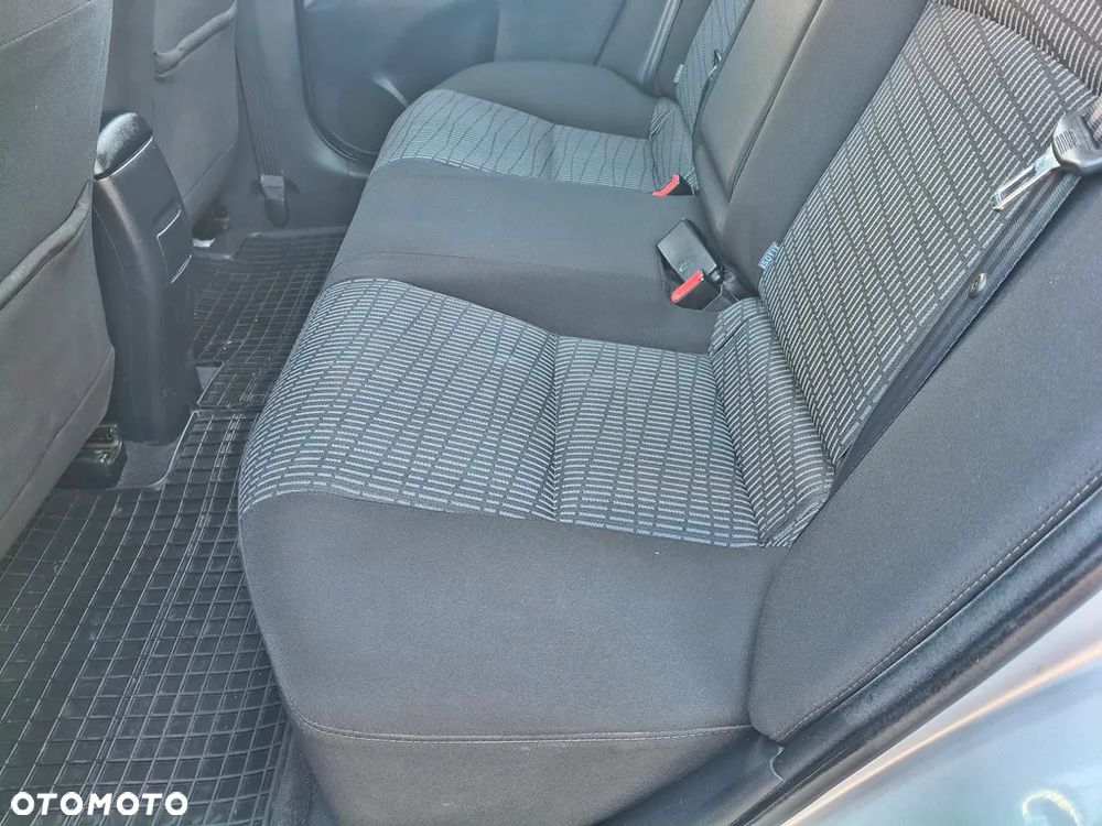 Toyota Avensis Touring Sports 1.8 Executive - 37
