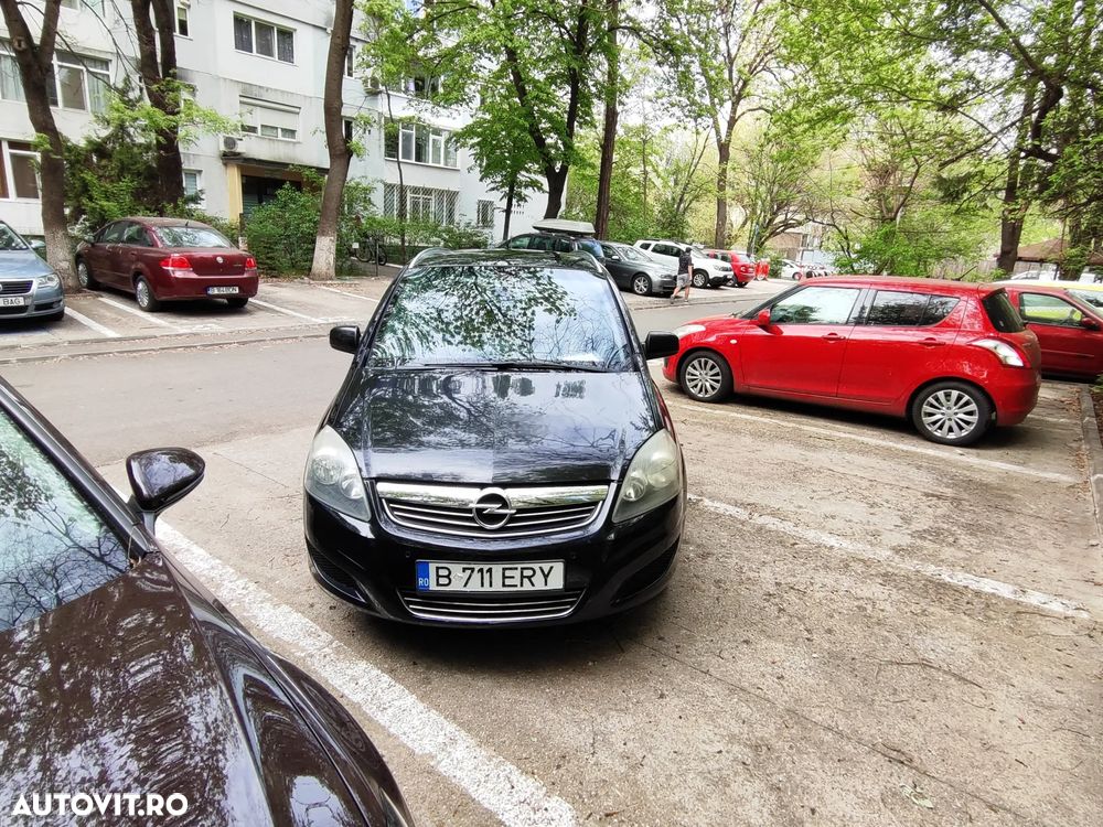 Opel Zafira 1.8 Cosmo - 1