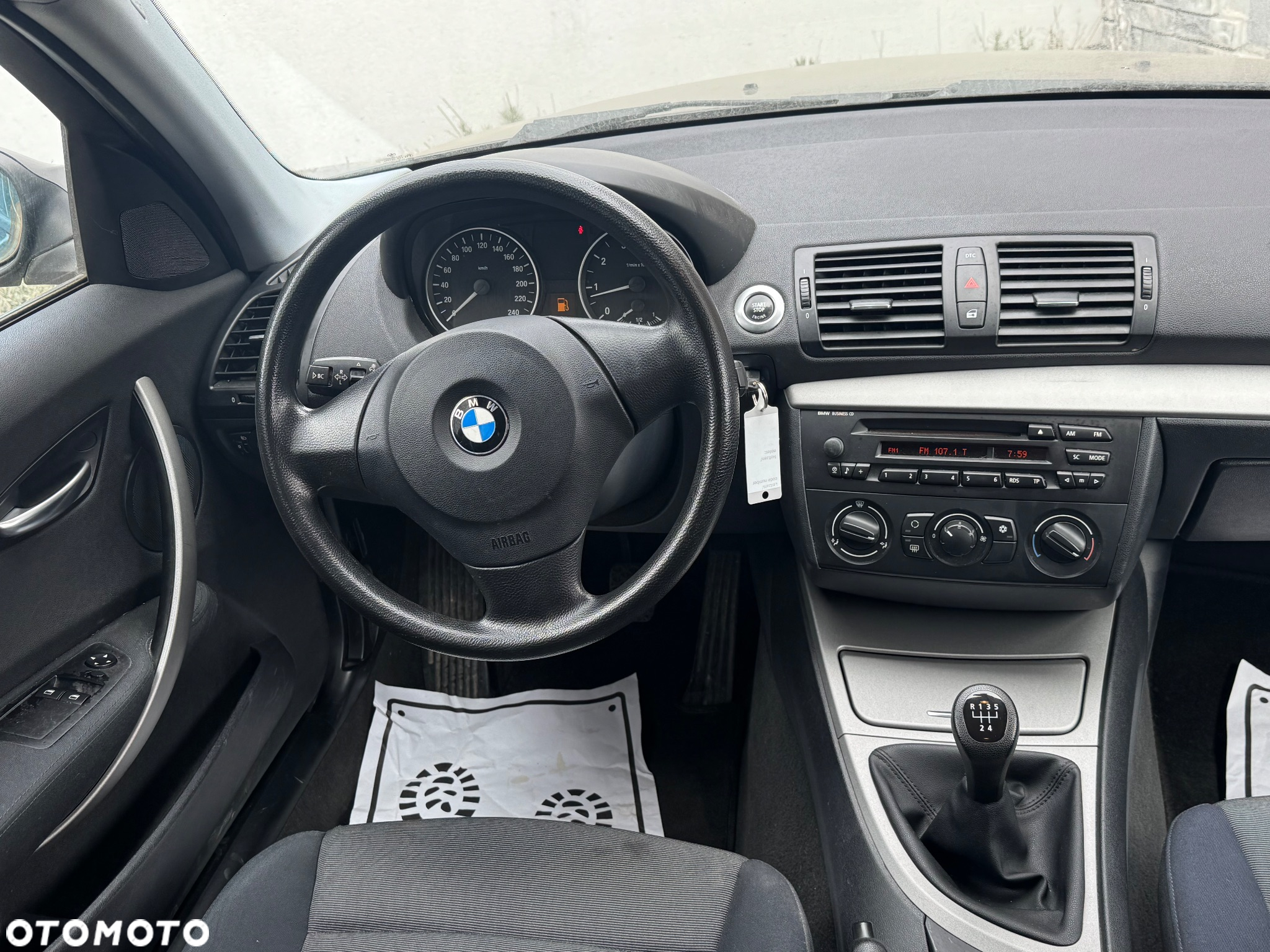BMW Seria 1 116i - 6