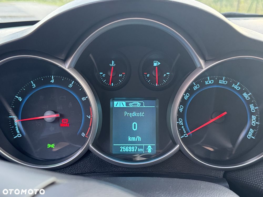 Chevrolet Cruze 1.8 LT - 19