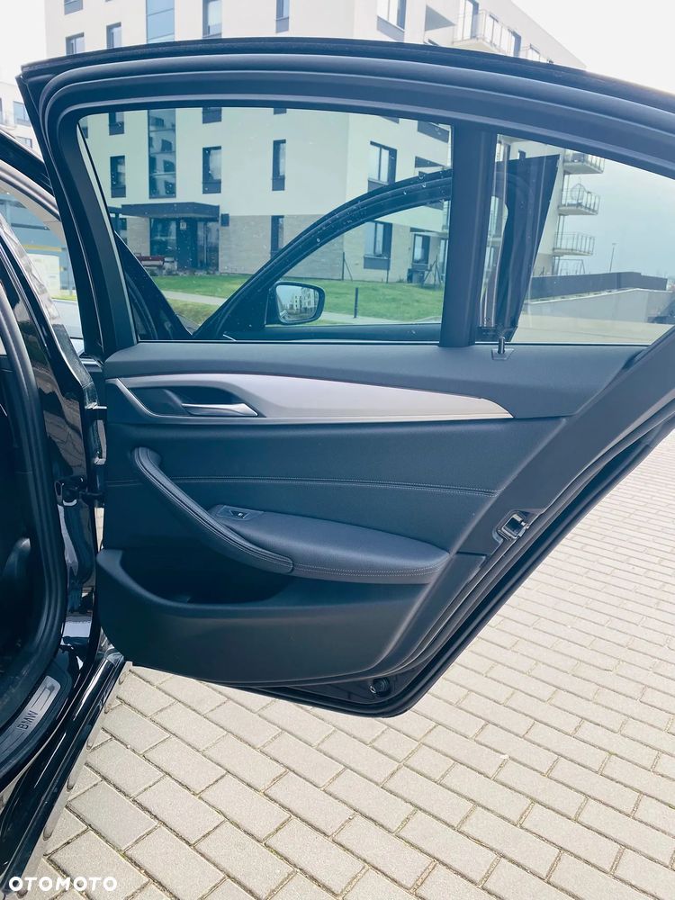 BMW Seria 5 530i xDrive - 14