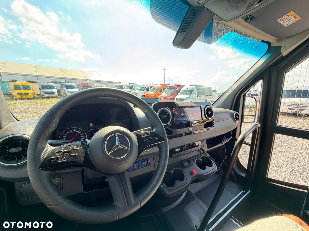 Mercedes-Benz Sprinter 317 - 17