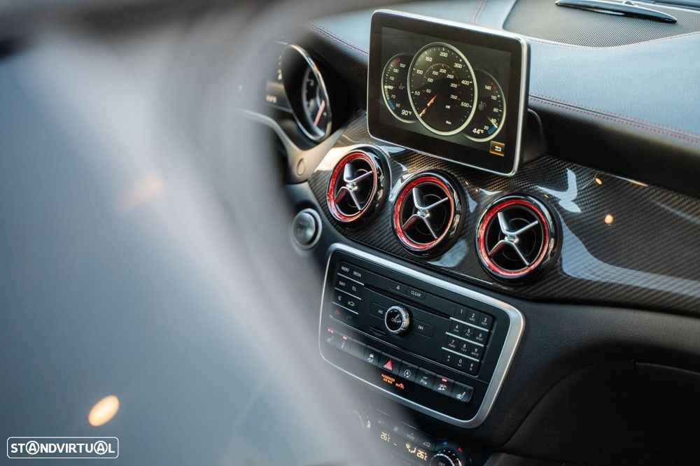 Mercedes-Benz CLA 45 AMG 4Matic Speedshift 7G-DCT Night Edition - 56