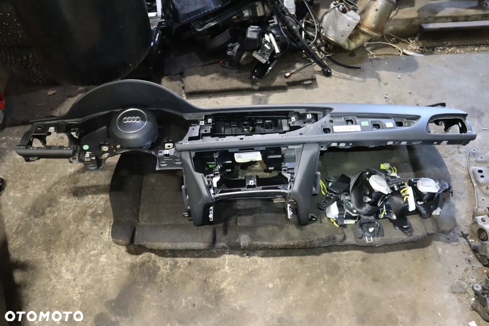 Deska roadzielcza konsola Audi a6 c7 lift - 1