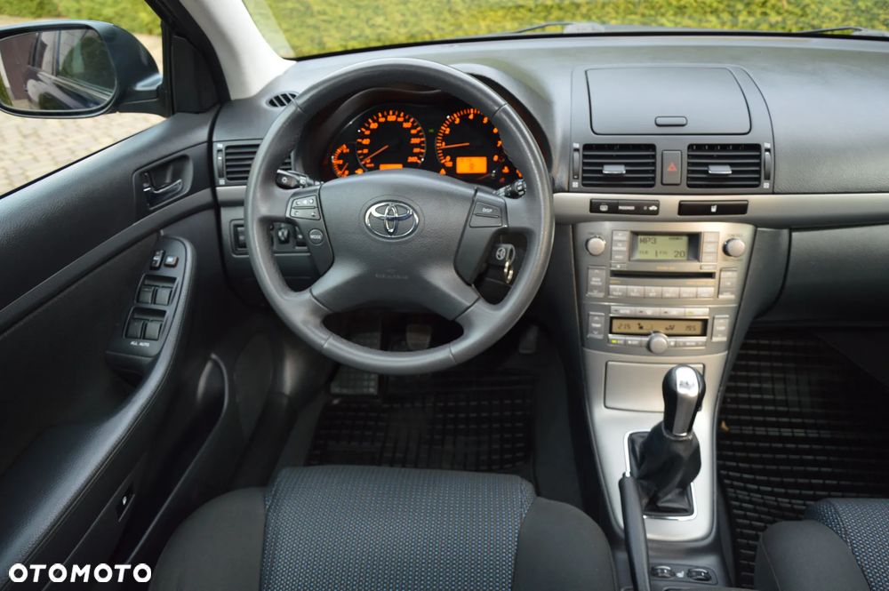 Toyota Avensis 1.8 VVT-i Sol - 22