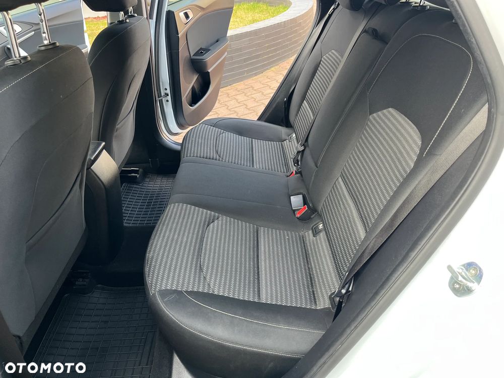 Kia Ceed 1.5 T-GDI M - 19