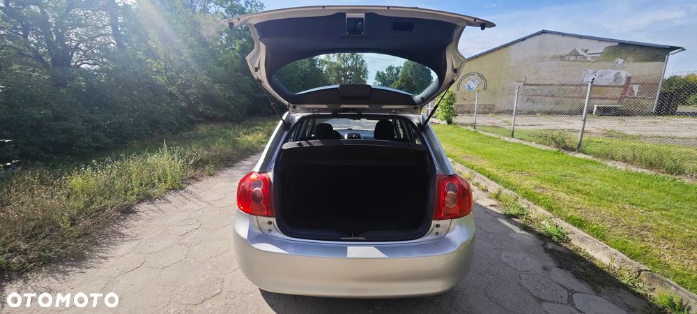 Toyota Auris 1.4 D-4D Terra - 7