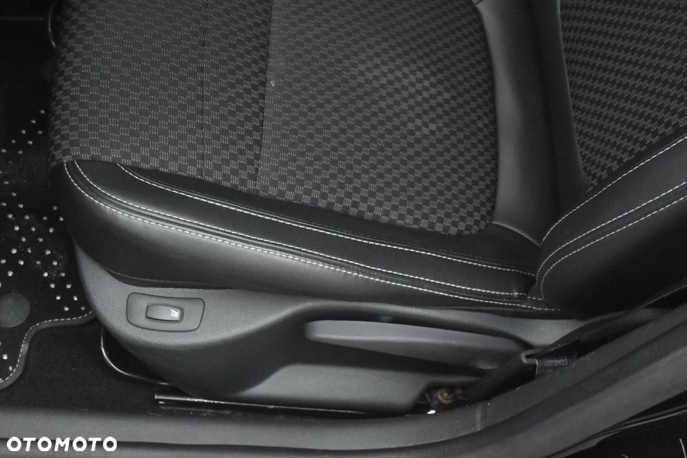 Renault Clio dCi 90 EDC Limited - 32