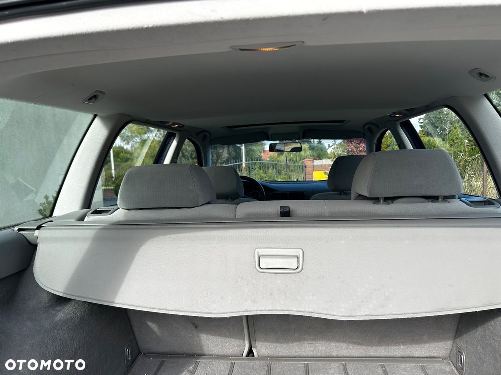 Volkswagen Passat - 13