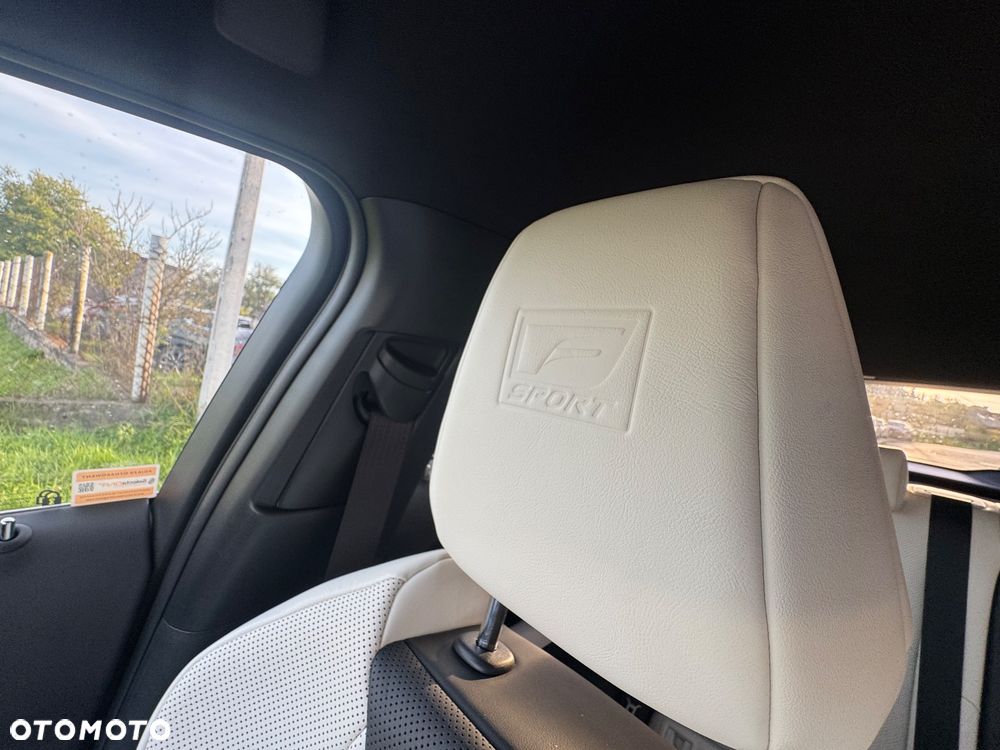Lexus UX 300h F Sport - 26